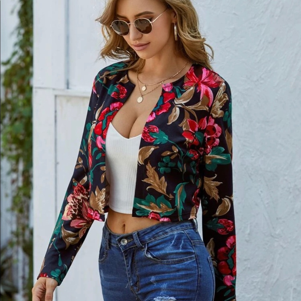 Ashley Floral Woman’s Cropped Top/Jacket